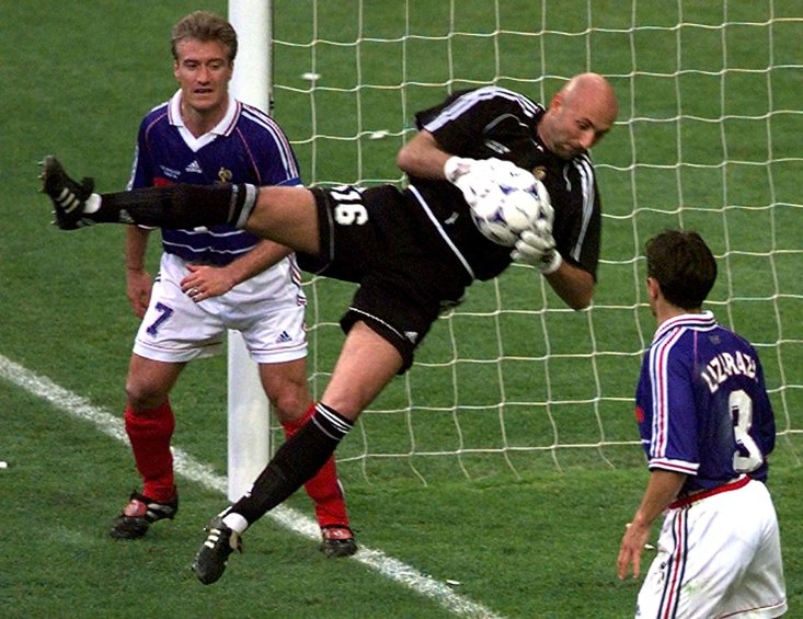 Barthez during France's 1998 World Cup Final victory over Brazil