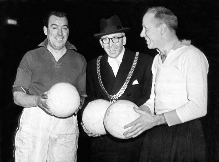 MATT BUSBY AS A LIVERPOOL PLAYER AT A CHARITY EVENT WITH EVERTON LEGEND DIXIE DEAN