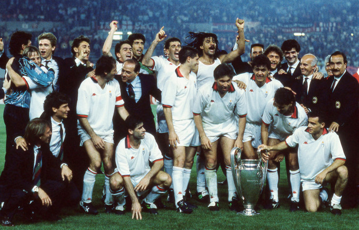 MILAN CELEBRATE EUROPEAN CUP VICTORY OVER BENFICA IN 1990
