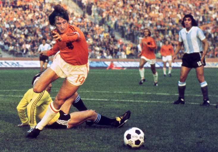 CRUYFF IN THE 1974 WORLD CUP FINAL AGAINST ARGENTINA