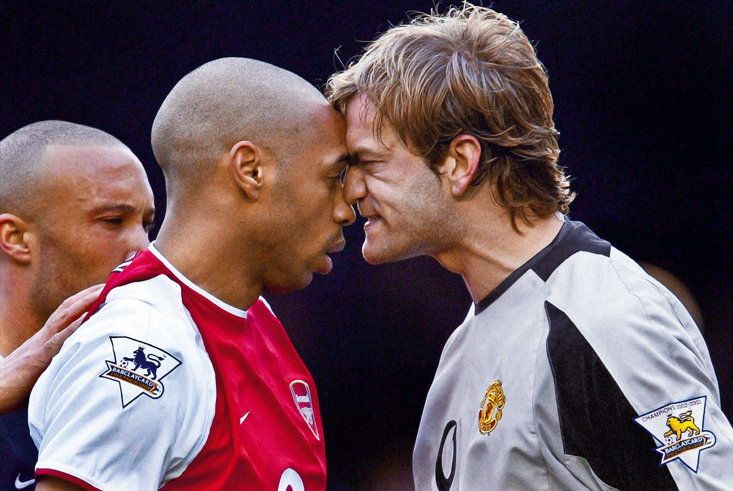 Roy Carroll Clashes With Arsenal Striker Thierry Henry