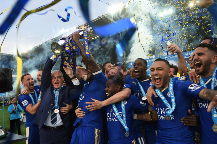 MICHAEL GOT UP CLOSE AS HIS BELOVED LEICESTER LIFTED THE PREMIER LEAGUE TROPHY (GETTY IMAGES)