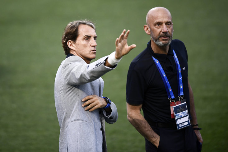 VIALLI IS ONE OF A NUMBER OF EX-TEAMMATES MANCINI CAN RELY UPON