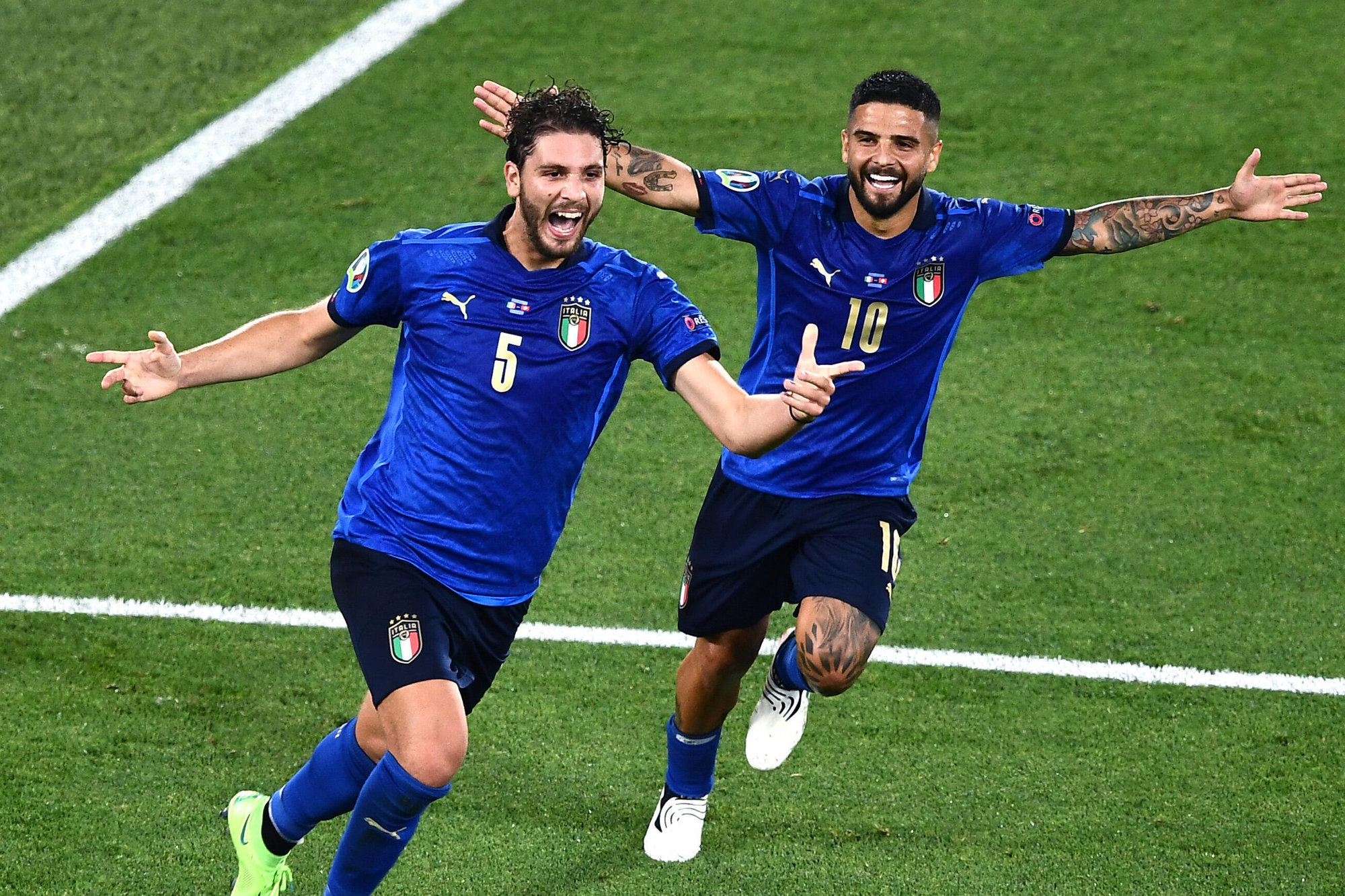 Футбол италия 1. Сборная Италии по футболу. Форма чемпионская сборной Италии по футболу 2021. Команды Италии по футболу. Италия Испания футбол.