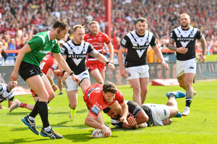 COOTE CRASHES OVER FOR HIS FIRST TRY OF THE AFTERNOON