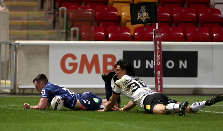 Harry Smith gets across the line for Wigan Warriors
